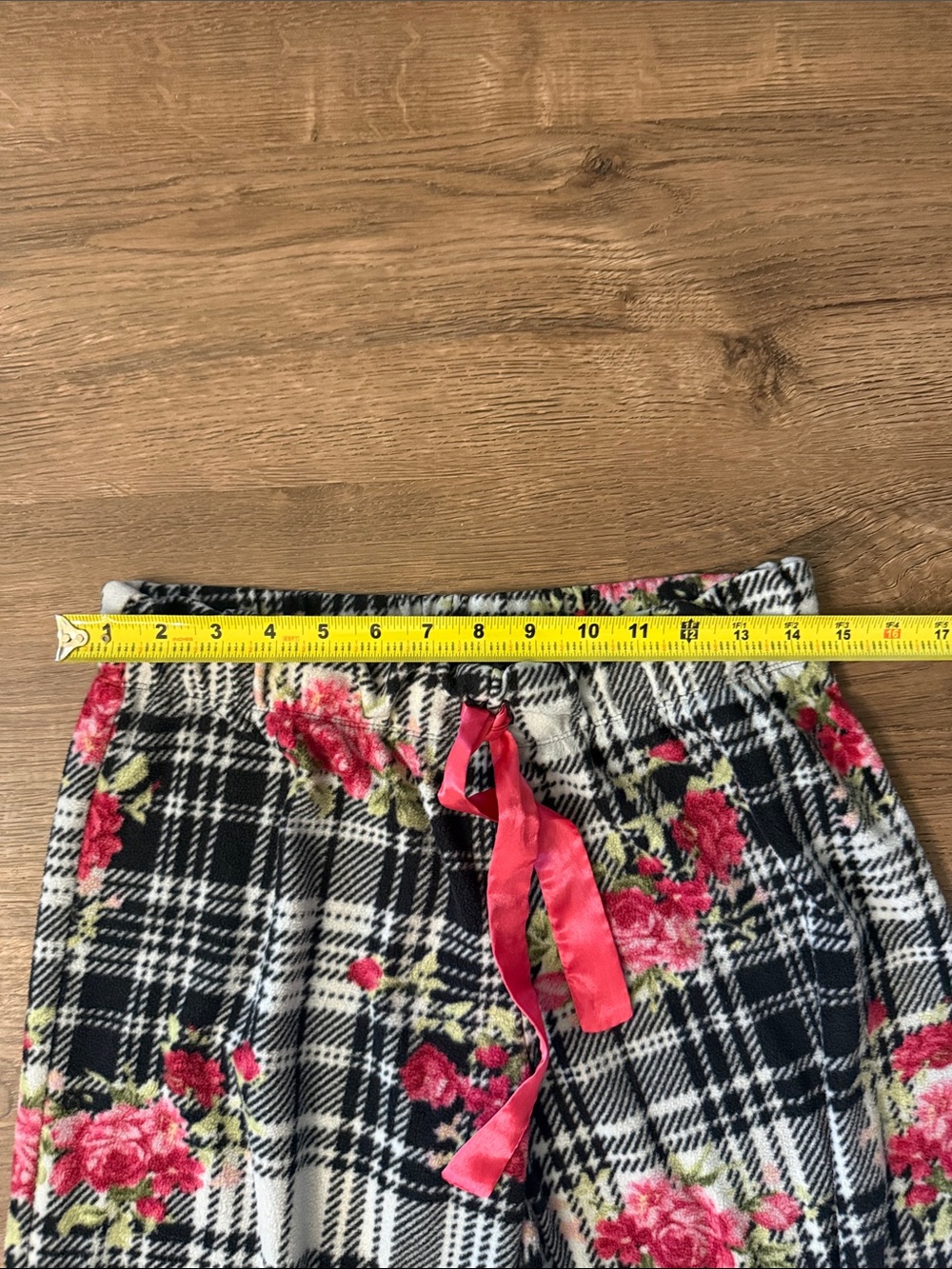 Betsey Johnson Black & White Plaid flannel Pajama Set with Pink Floral Medium - Picture 7 of 9